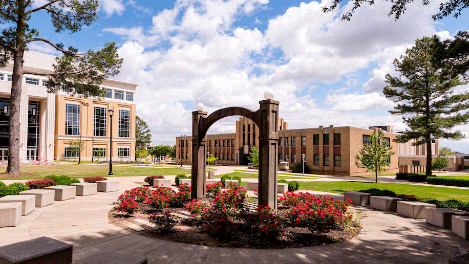 photo of Memorial Arch in center of campus